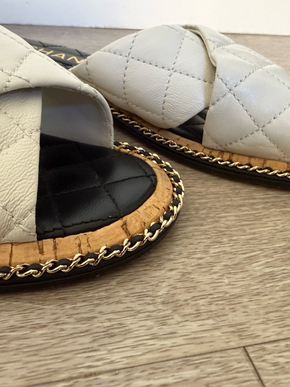 CHANEL White Quilted Lambskin Chain Mules Slides CC Logo - Picture 3 of 16
